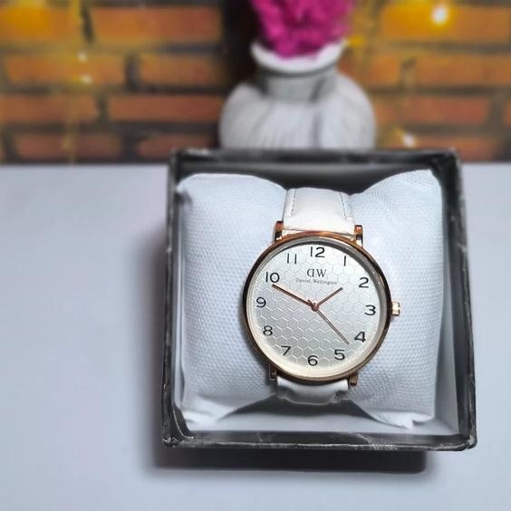  ساعت بند سفید 