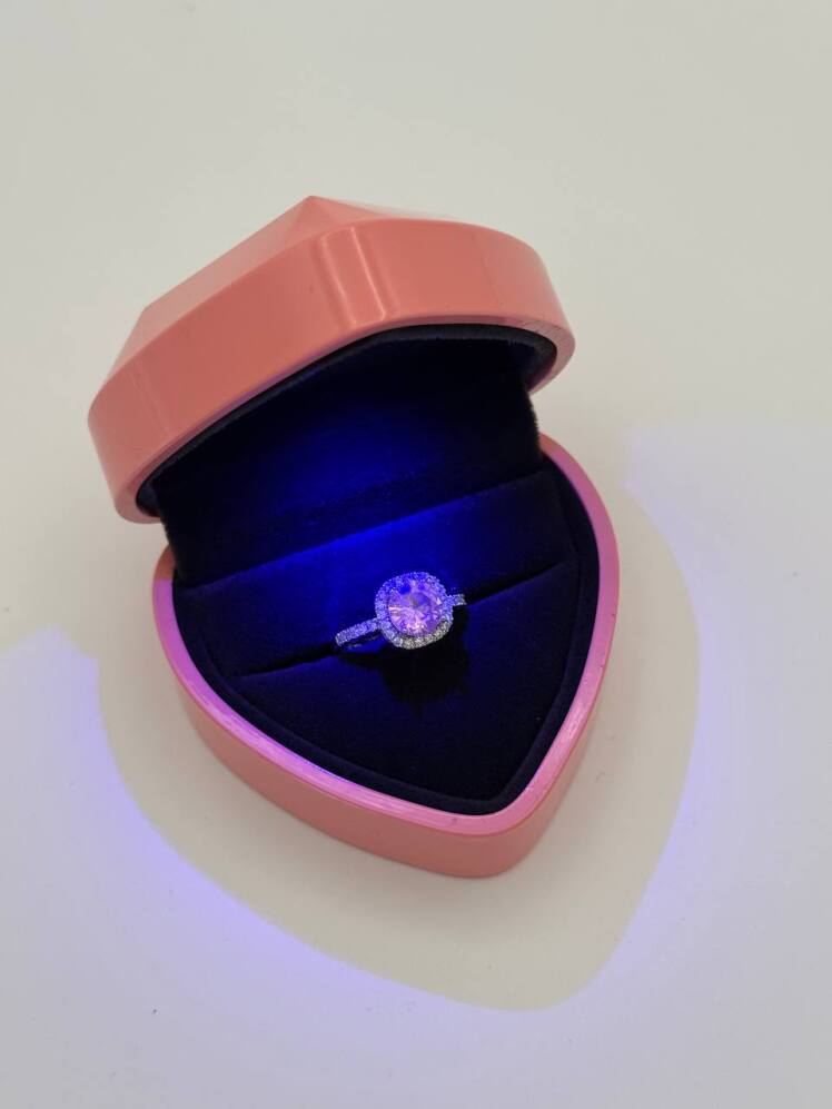 انگشتر جواهری زنانه