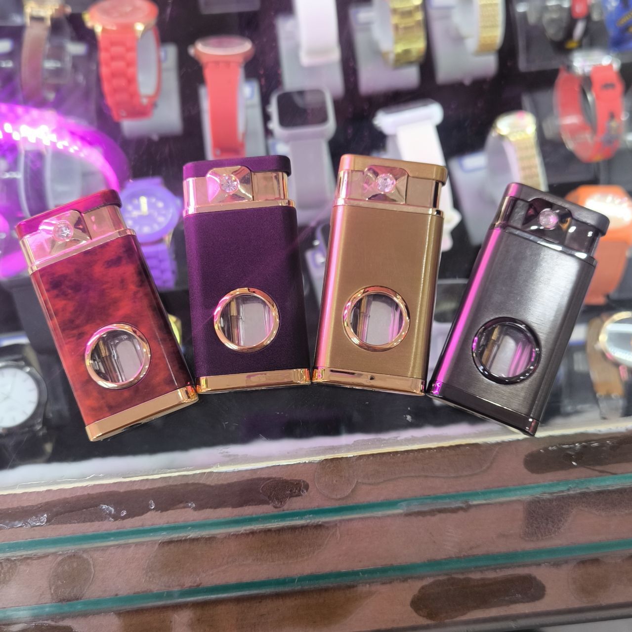  فندک جلو شیشه 