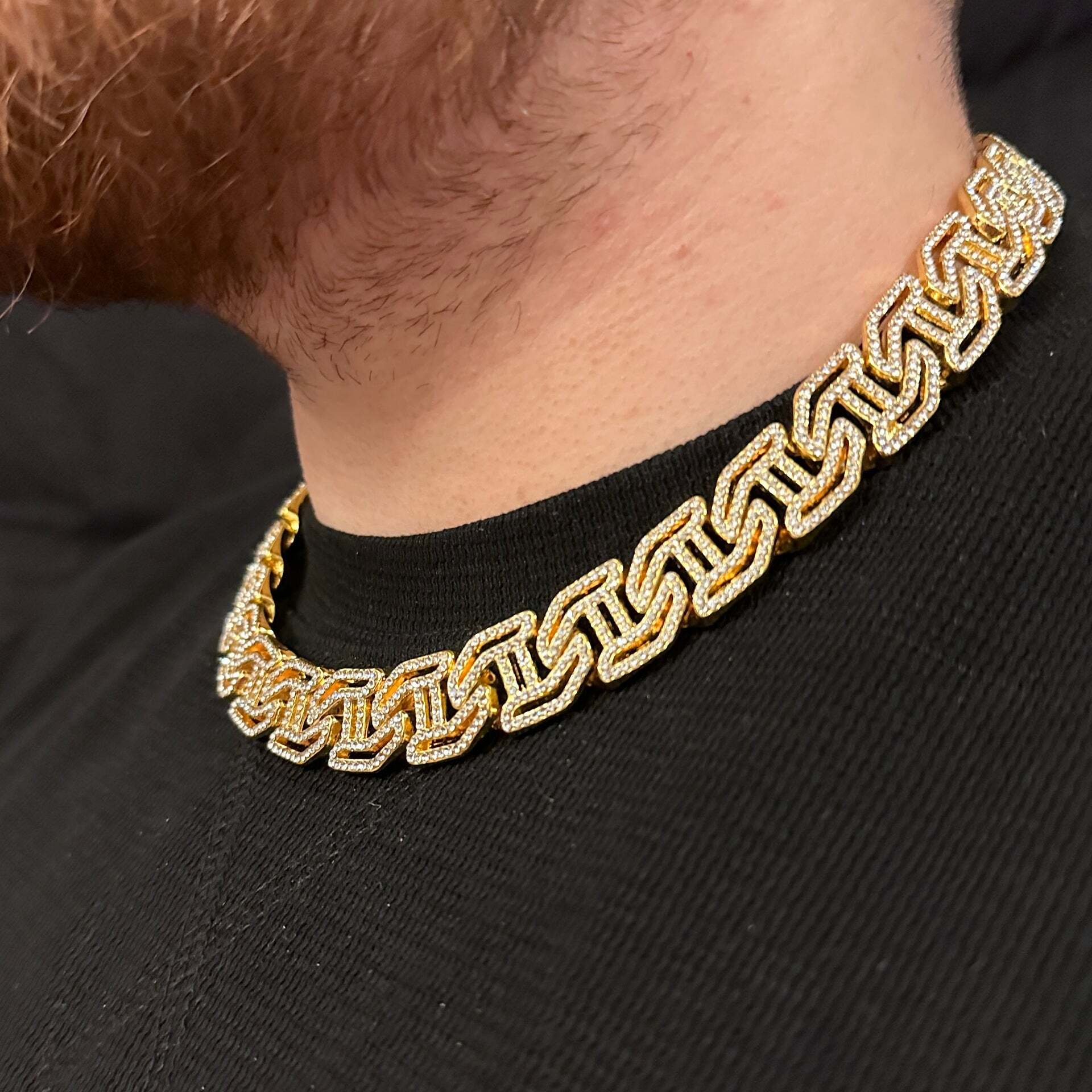  گردنبند و دستبند فول نگین 